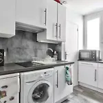Small Central Flat In Paris Nine