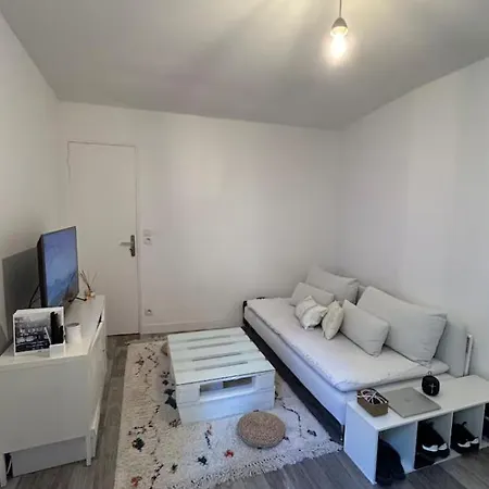 Small Flat In Nine Appartamento